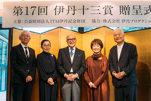 山田五郎さん、選考委員の皆さんと館長